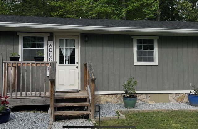 Vacation Rental, Spa & Salt RoomnTable Rock State ParknFire-Pit ,Pet Friendly
