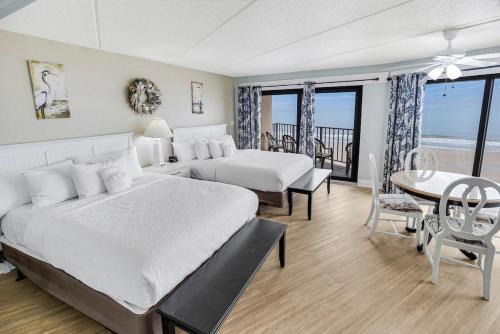 Vacation Time Oceanfront Deluxe Queen Room 4th Flr