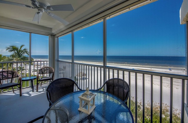 Vacation Villas #531: Beachfront Condo with Amazing View & 2 Screened Lanais!