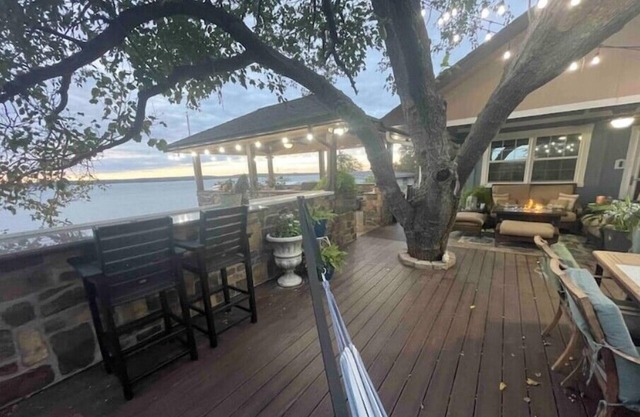 Vacay on the Lake-off of HWY 380