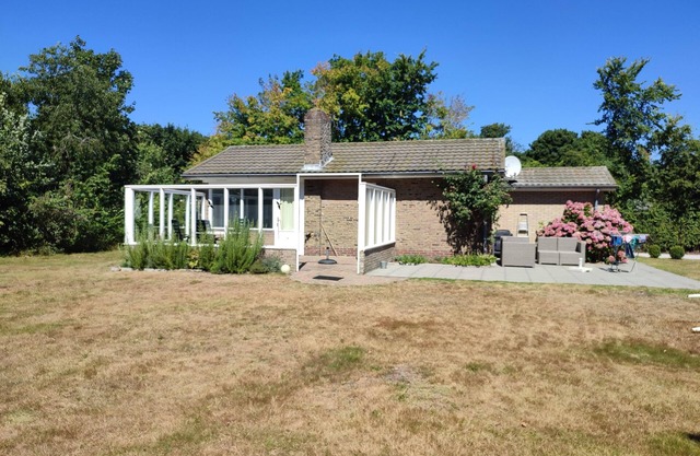 Vakantiehuis Hollum Ameland Dichtbij Strand en met Ruime Tuin Ameland39.nl