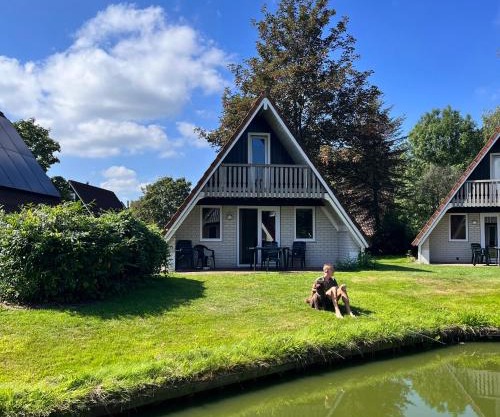 Vakantiepunt 142 - Moderne vakantiewoning aan het water!