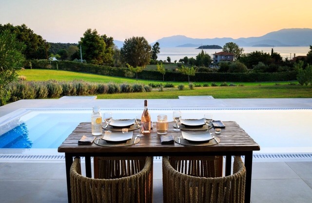 Varko - Hermes - Two Bedroom Villa, Sleeps 4