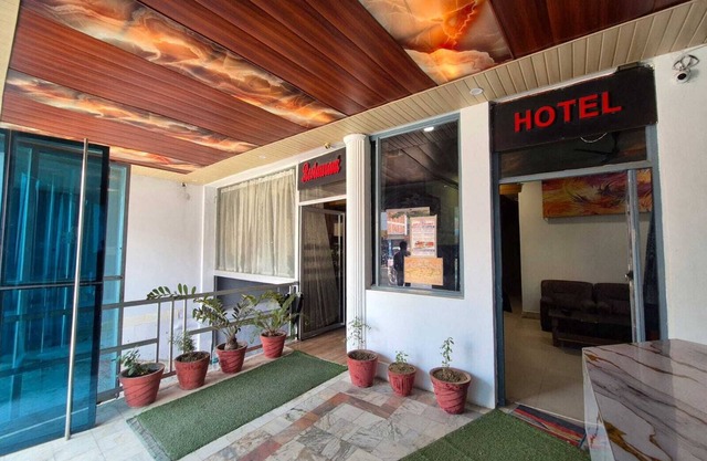 Varun Hotel and Restaurant