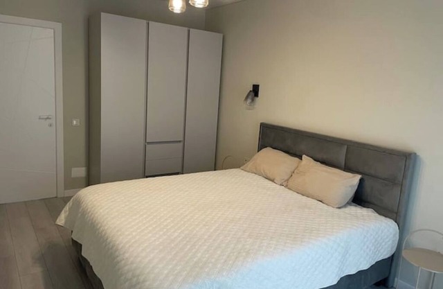 Vas’ Newly Renovated & Cozy Apartment