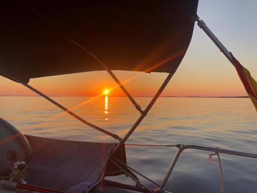 Velero en puerto de valencia