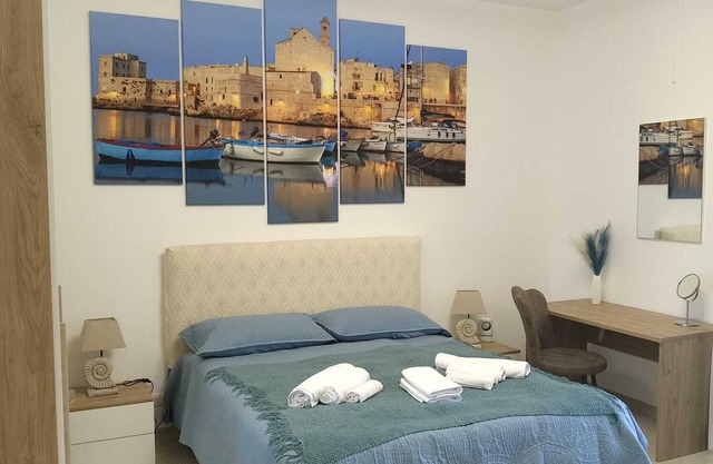 Vello Blu Apartment 5 minutes from the sea, the station and the historic center.