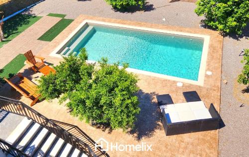 Venecia of Mani - Relax in a spa pool