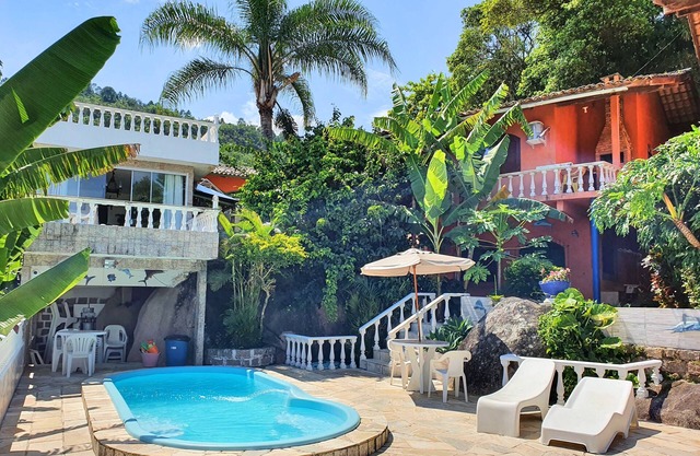 Veranda - Charming 3-bedroom Cottage with AC in Peacefull Daniela Florianopolis