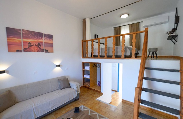 Verano V3 (up to 3 guests) - Cozy apartment 2 minutes (200m) to the beach