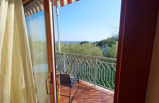 Verde Mare apartment with sea view surrounded by ancient olive trees animals allowed