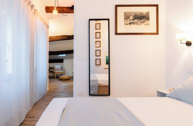 VERNAZZA - TIDDI, sunny and spacious suite-loft with terrace