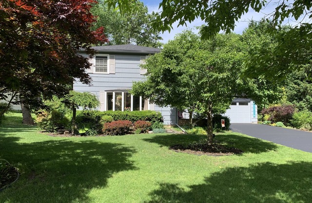 Very Comfortable Home near Oak Hill Country Club