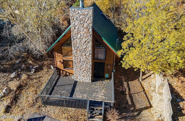 Very cool family cabin with bear theme decorations, two decks and much more.