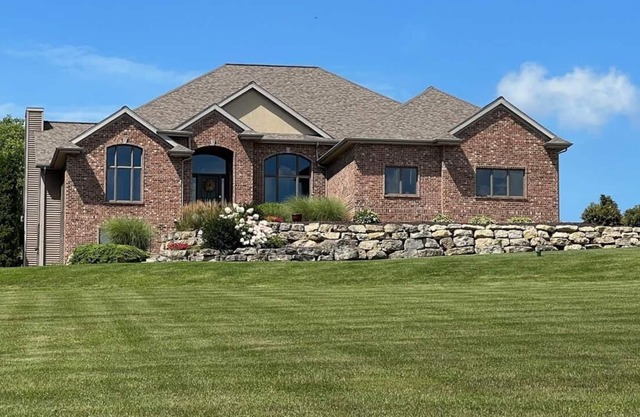Very Luxurious and Secluded Home on 4 acres -