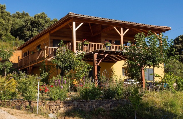 Very nice independent room including breakfast 10 MN from the beaches