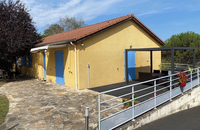 Very nice suite completely independent with its private bathroom