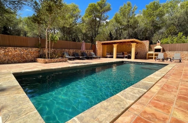 VERY PRIVATE CHARMING VILLA FOR RELAXING FAMILY HOLIDAY