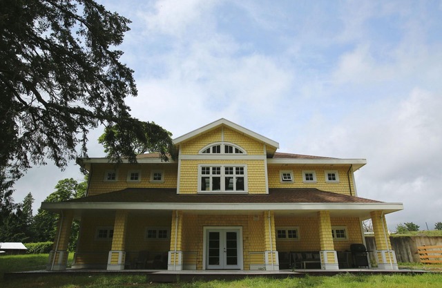 Very private home 40 acres, ocean and ancient forest, kayaking off private dock