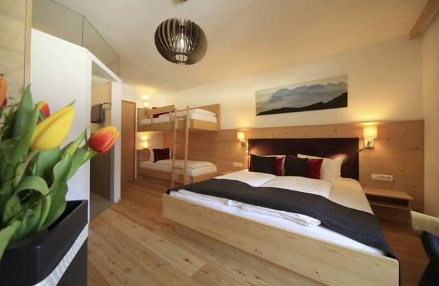 Very spacious, high-quality vacation apartment