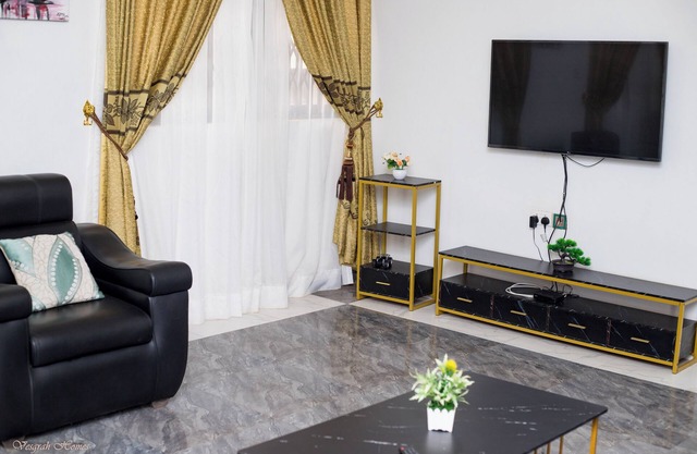 Vesgrah Homes cozy Apartment with Super King Size Bed