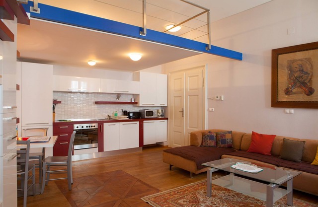 Vesna Tour As/Attractive 1BR apartment in the center, free AC and WiFi