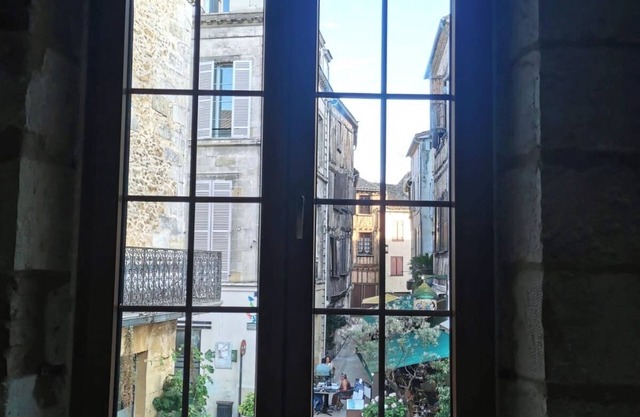 Vibrant 1-Bedroom Apartment in the Lively Historic Center of Bergerac