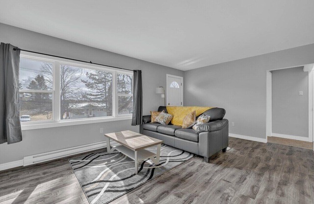 Vibrant Oasis, Private and Relaxing, Pet Friendly