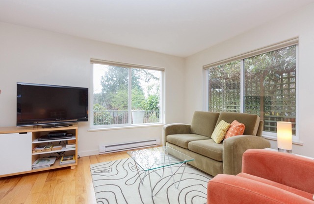 Victoria, ~BC~ - Fully Furnished-Self Contained Garden Suite