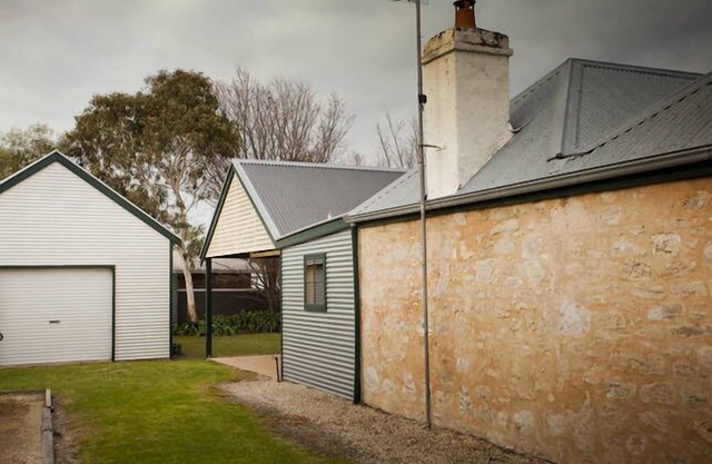 Victoria Cottage - located at Robe