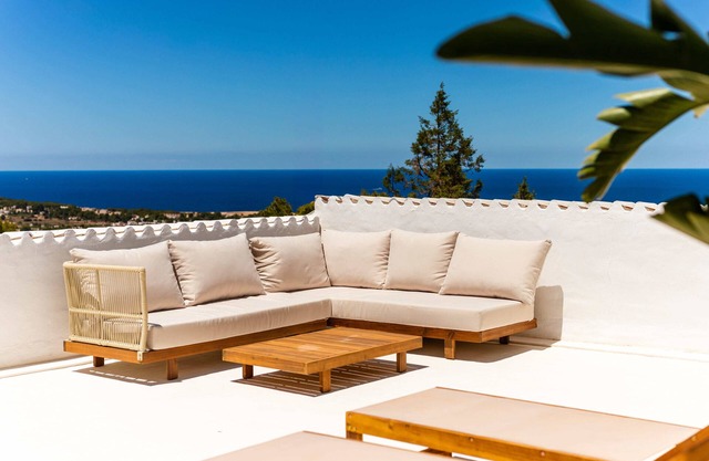 Victoria Sunset Suites Hotel