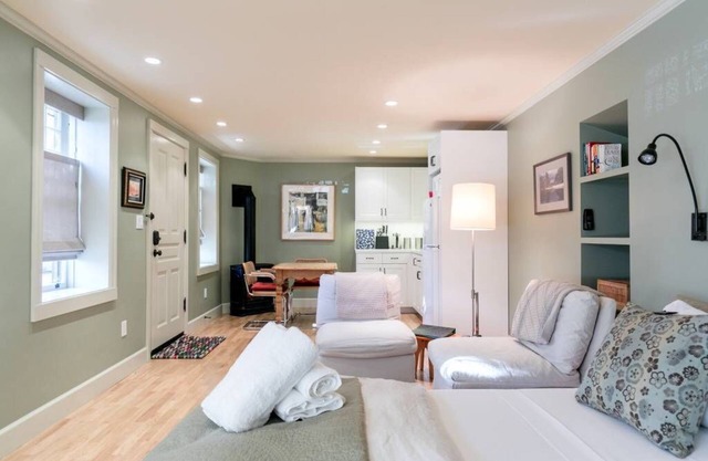 Victorian Painted Lady Studio, one block from Haight & Ashbury