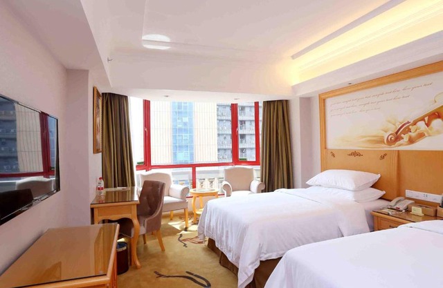 Vienna Hotel Zhongshan West District