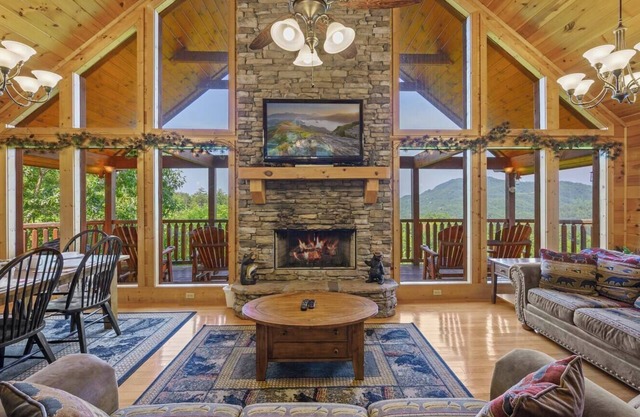 View! ~5 King Suites~ Theater, Game Room~Hot Tub