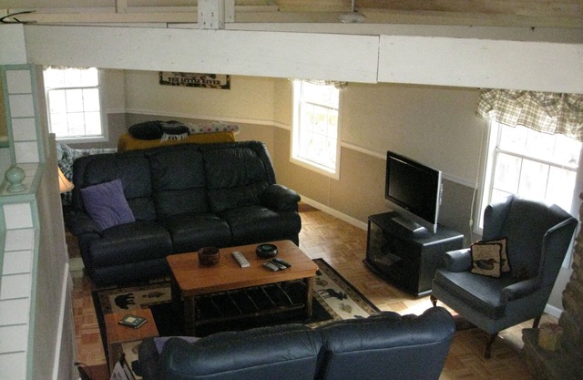 views of a life time, 3-2, a/c, wifi, firepit, jacuzzi, 360 porch, parking lot.