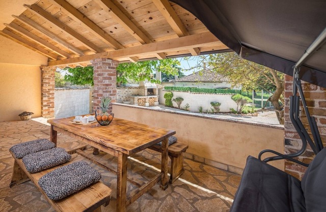 Viktoria/Casa Viktoria with private garden and BBQ