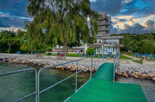 Világos Hotel Balatonvilágos