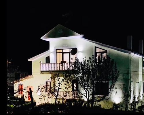 Vila Bashllari