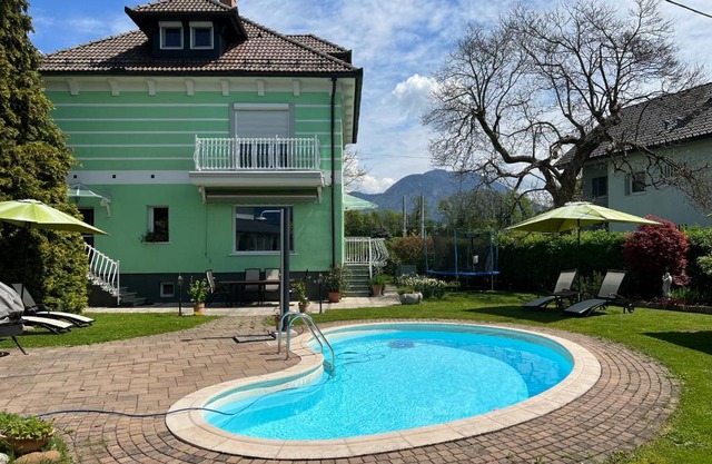 Vila Lesce with heated outdoor pool
