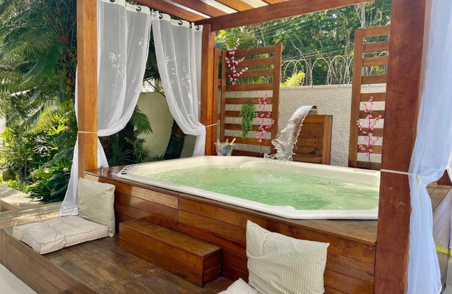 Vila linda com SPA e Piscina a 50 metros da Praia