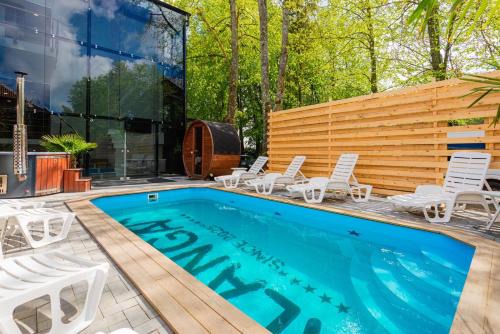Vila su sauna ir baseinu centre