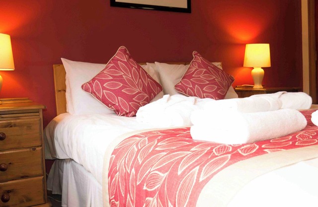 Villa 11, 3 Bedrooms, Sleeps 8, with Leisure Club Access
