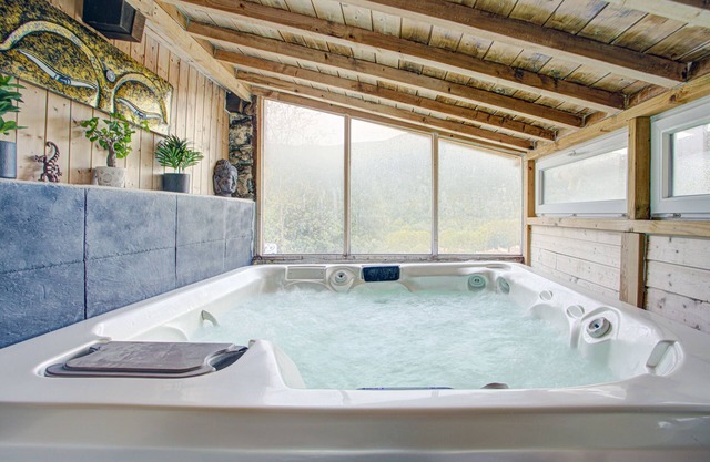 Villa 200 m² piscine spa intérieur