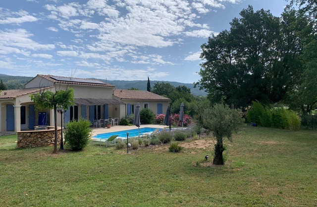Villa, 3 bedrooms 2 bathrooms, private swimming pool and garden not overlooked