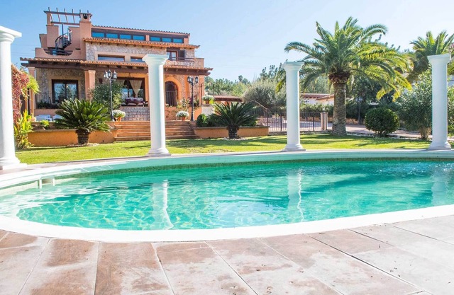 Villa, 5 bedrooms and private pool Sa Coma in Bunyola only 12 km from Palma