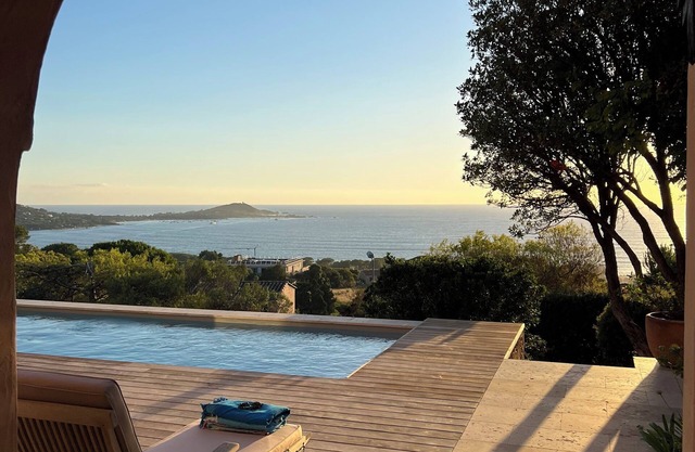 Villa 5 bedrooms, panoramic sea view, pool