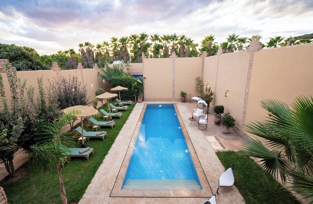 Villa-6-bedroom riad with swimming pool, in enchanting Marrakech