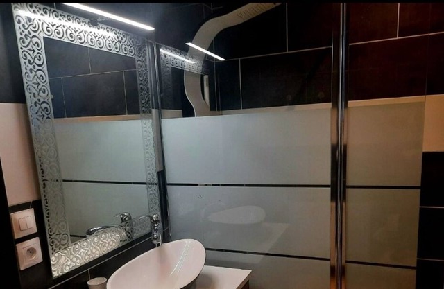 VILLA 6 PERS with SWIMMING POOL not overlooked