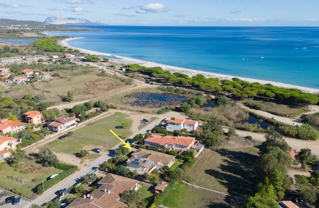 Villa A, 100 meters from Budoni Beach, free WI-FI,A/C