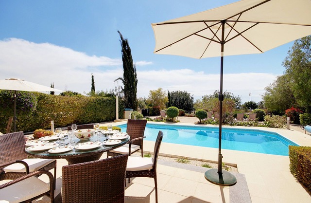 VILLA ADELAIS, A SUPER 4 BED VILLA WITH HEATED POOL IN GREAT LOCATION!